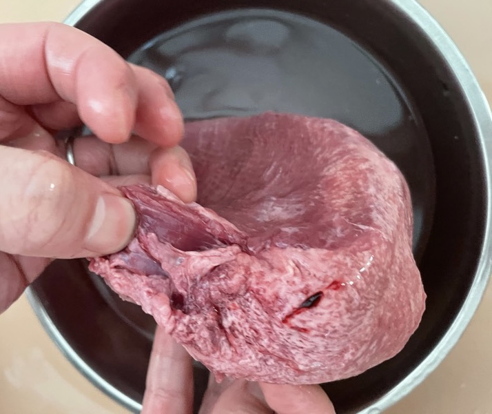 コストコの牛タンは調理方法で美味しくなる まずいとは言わせない うまい牛タンの下処理方法 スネヲキャンプ